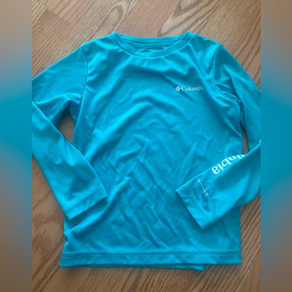 Columbia Bright Turquoise Long Sleeve Performance Shirt